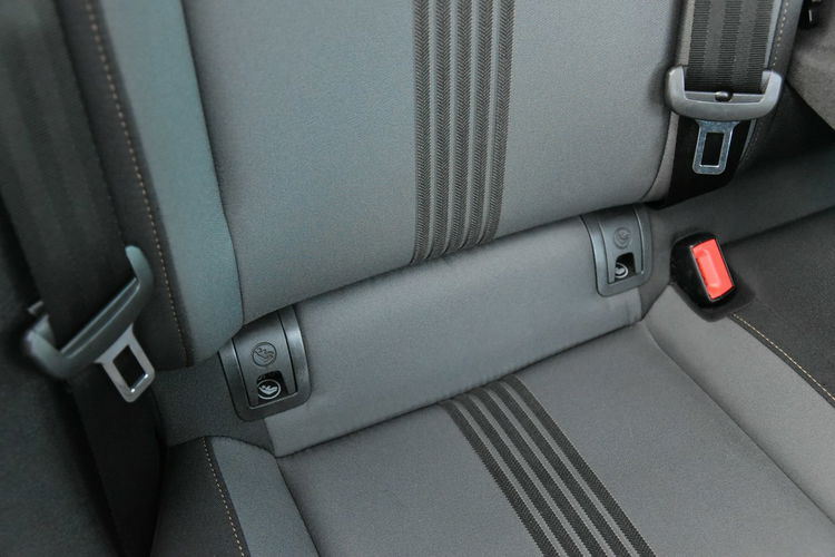 Volkswagen Golf Allstar 1.4TSi 125KM Manual 2017r. Panorama NAVi TEMPOMAT 2xPDC Climat zdjęcie 36