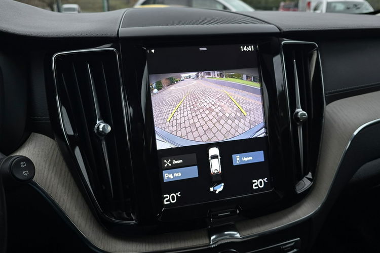 Volvo XC 60 D4 2.0 Diesel Insciption zdjęcie 11