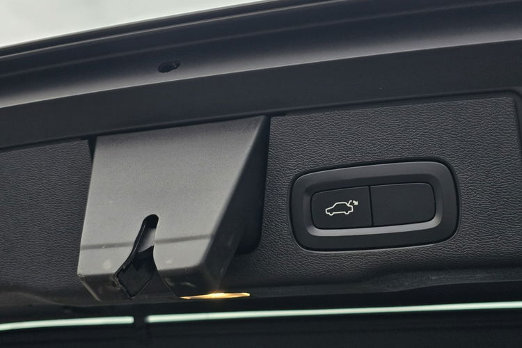 Volvo XC 60 D4 2.0 Diesel Insciption zdjęcie 14