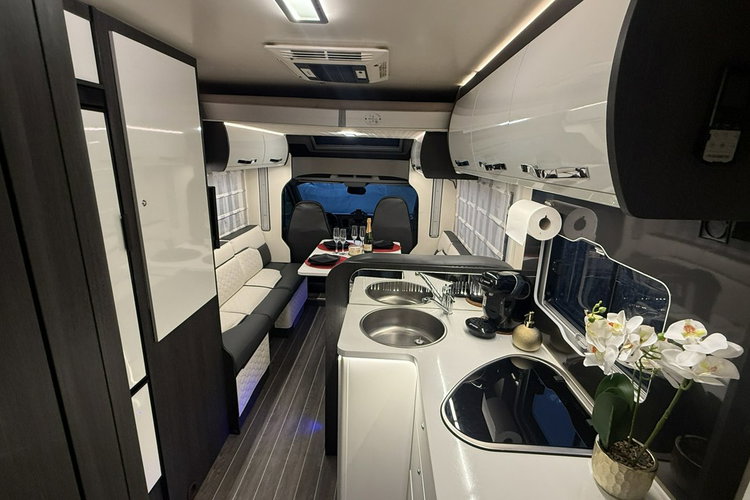 Ford Transit Kamper Magis 74XT Plus 2.0tdci 170KM Automat 6.osobowy .7.40 dlugi gwa zdjęcie 23