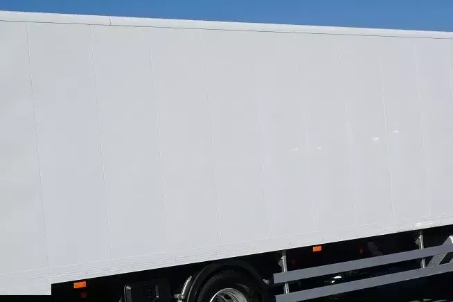 Iveco ZABUDOWA / KONTENER + WINDA / DŁ. 7,2 M zdjęcie 11