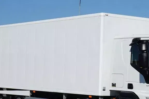 Iveco ZABUDOWA / KONTENER + WINDA / DŁ. 7,2 M zdjęcie 6