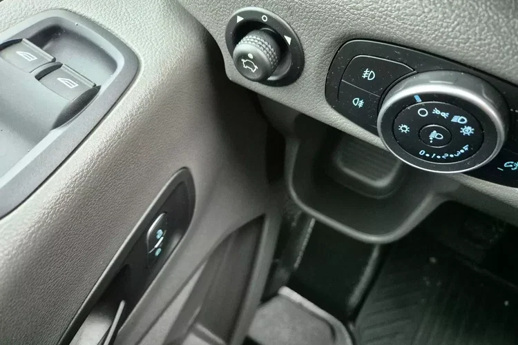 Ford transit Lift L3H2 59999zł NETTO 2.0TdCi/170KM zdjęcie 51
