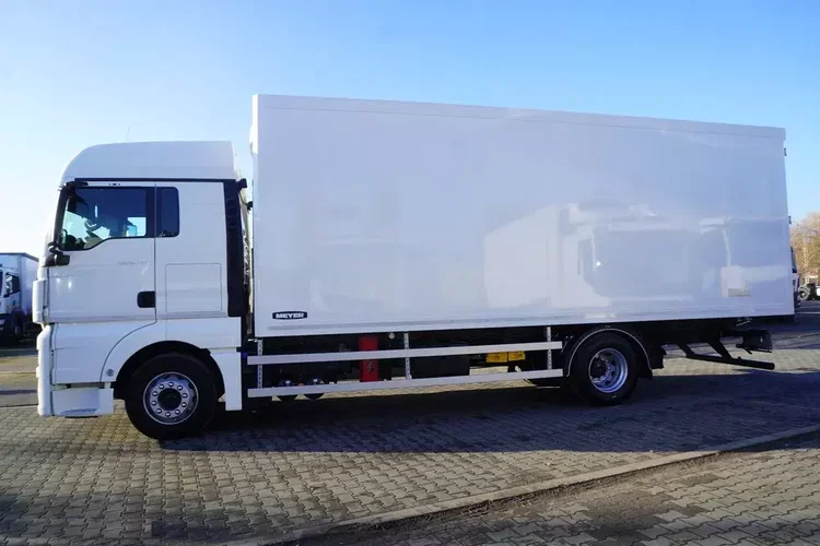 MAN TGX 18.430 E6 / Chłodnia Meyer 19 EPAL / Kab. Sypialna zdjęcie 7