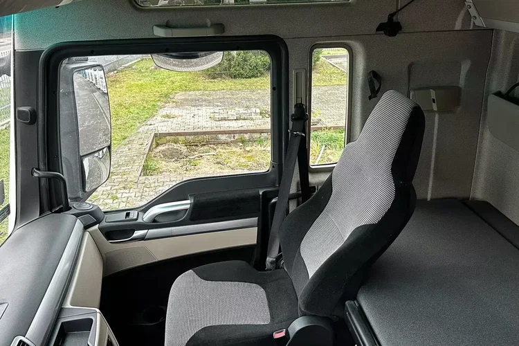 MAN TGX 18.500 XXL / E6 / STANDARD / RETARDER / AUTOMAT / SPROWADZONY zdjęcie 19