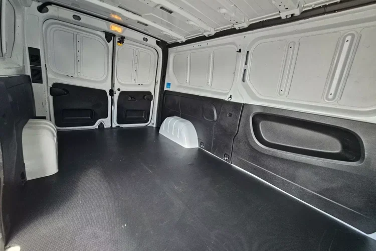 Renault Trafic L2H1 49999zł NETTO 1.6dCi/120KM zdjęcie 15