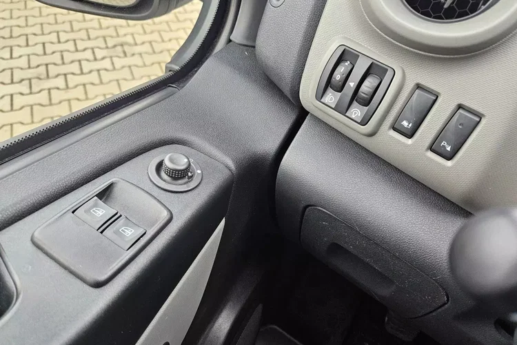 Renault Trafic L2H1 49999zł NETTO 1.6dCi/120KM zdjęcie 17