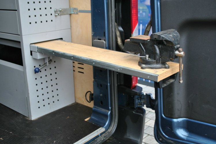 Ford Transit Trail Van 350 L3H2 2.0 EcoBlue 170KM M6 FWD Zabudowa warsztatowa ASO zdjęcie 46