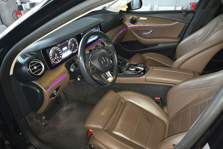 Mercedes E 220 Avantgarde, bezwypadkowy, pełny serwis zdjęcie 11