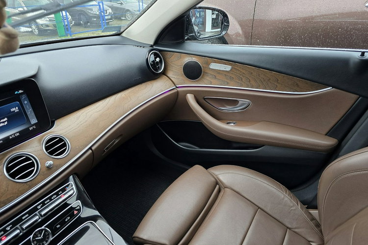 Mercedes E 220 Avantgarde, bezwypadkowy, pełny serwis zdjęcie 17
