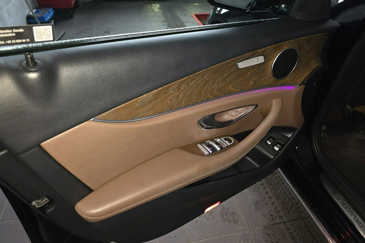 Mercedes E 220 Avantgarde, bezwypadkowy, pełny serwis zdjęcie 20