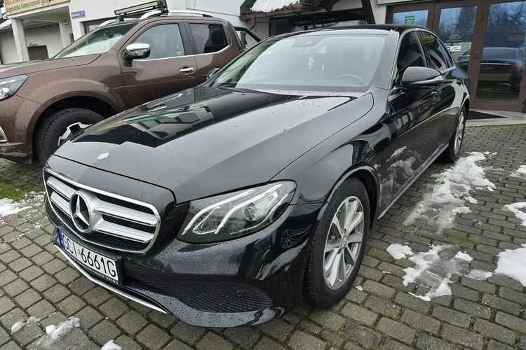 Mercedes E 220 Avantgarde, bezwypadkowy, pełny serwis zdjęcie 3