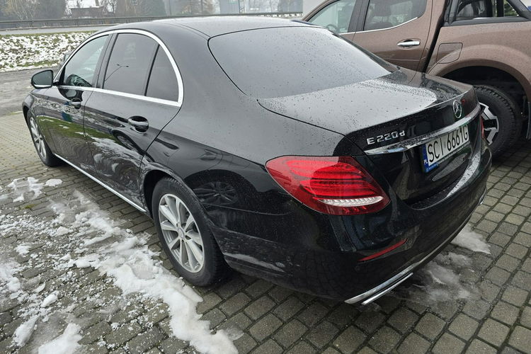Mercedes E 220 Avantgarde, bezwypadkowy, pełny serwis zdjęcie 4