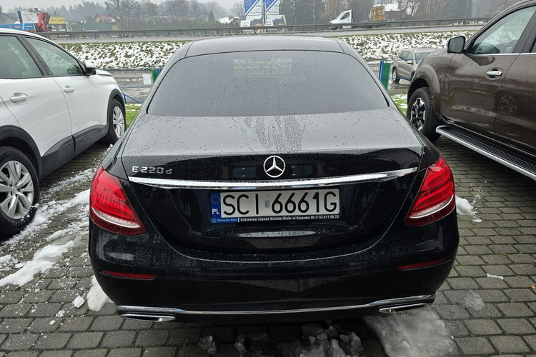 Mercedes E 220 Avantgarde, bezwypadkowy, pełny serwis zdjęcie 5