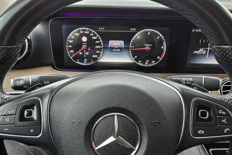 Mercedes E 220 Avantgarde, bezwypadkowy, pełny serwis zdjęcie 7