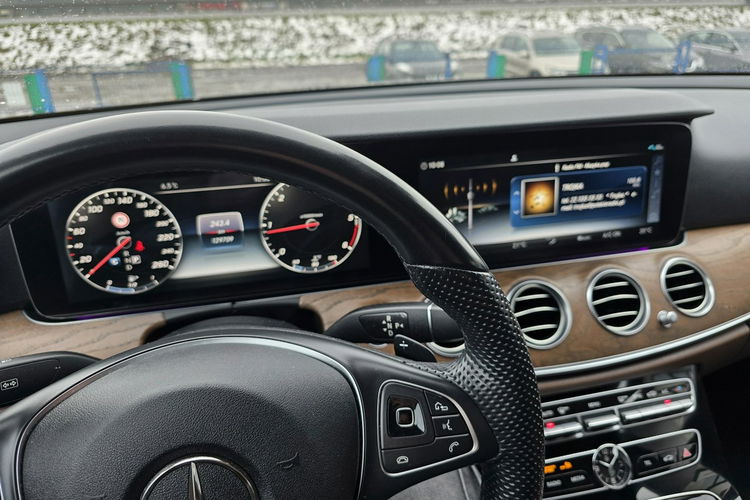 Mercedes E 220 Avantgarde, bezwypadkowy, pełny serwis zdjęcie 8