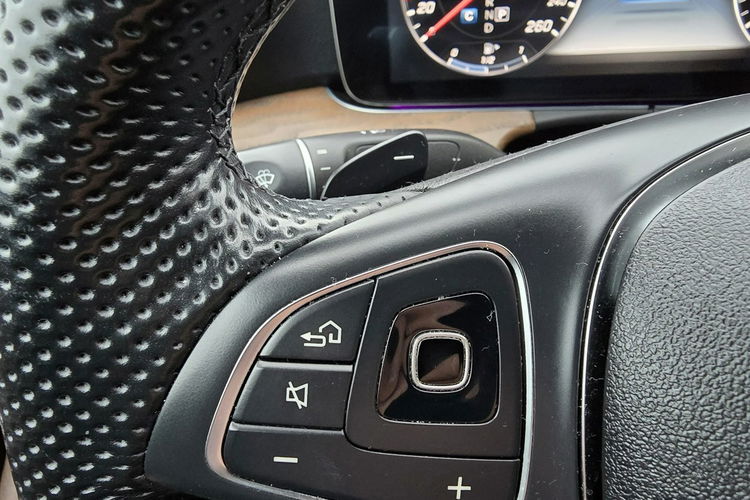Mercedes E 220 Avantgarde, bezwypadkowy, pełny serwis zdjęcie 9