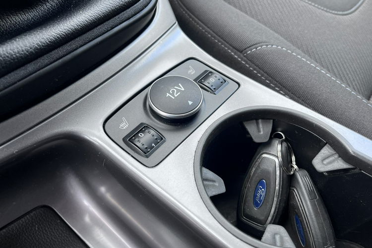 Ford Kuga 2.0 Climatronic Grzana Przednia szyba i fotele Xenon Stan BDB Bezwypad zdjęcie 29