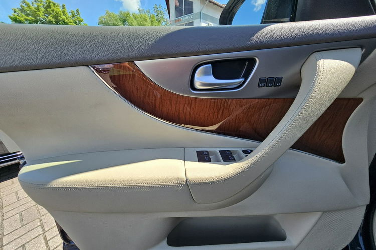 Infiniti QX70 skóra, kamera 360, grzane fotele, serwis, 4awd zdjęcie 30