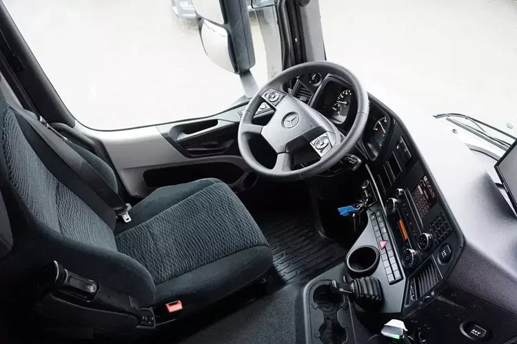 Mercedes ANTOS / 1830 / EURO 6 / CHŁODNIA + WINDA / 18 PALET zdjęcie 13