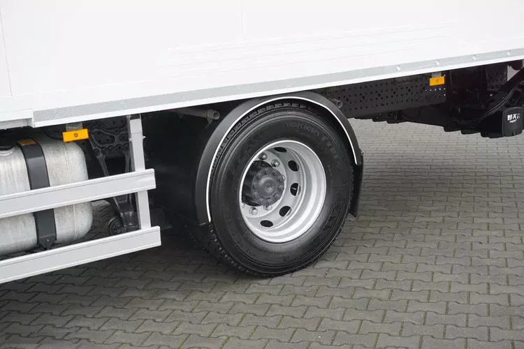 Mercedes ANTOS / 1830 / EURO 6 / CHŁODNIA + WINDA / 18 PALET zdjęcie 19