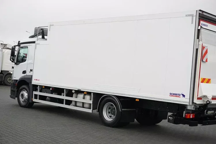 Mercedes ANTOS / 1830 / EURO 6 / CHŁODNIA + WINDA / 18 PALET zdjęcie 33