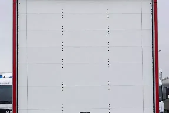 DAF ZABUDOWA / KONTENER / ROLETA / DŁ. 7,7 M zdjęcie 9