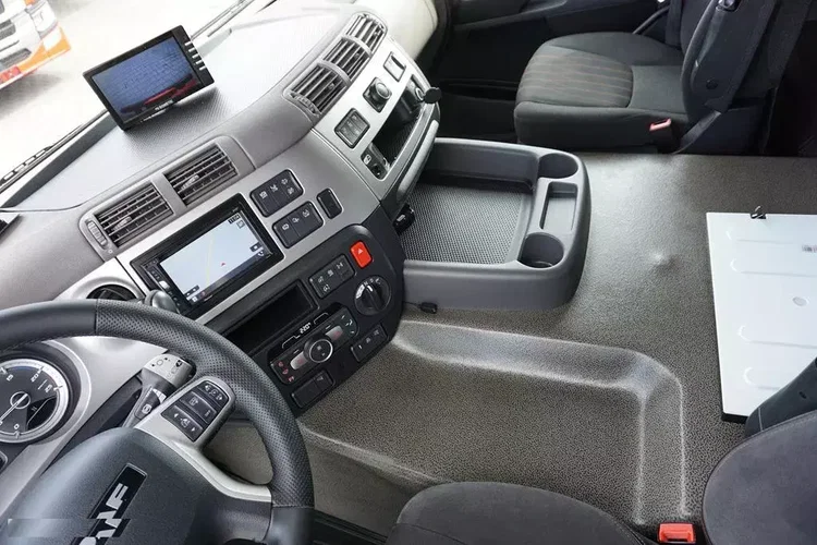 DAF CF 450 / E 6 / ACC / CHŁODNIA + WINDA / 21 PALET / MULTITEMPERATURA / RETARDER zdjęcie 9