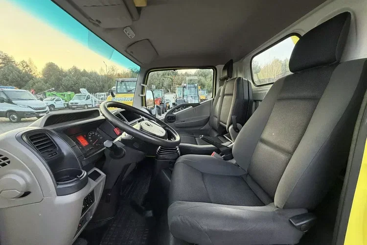 Nissan Cabstar zdjęcie 13