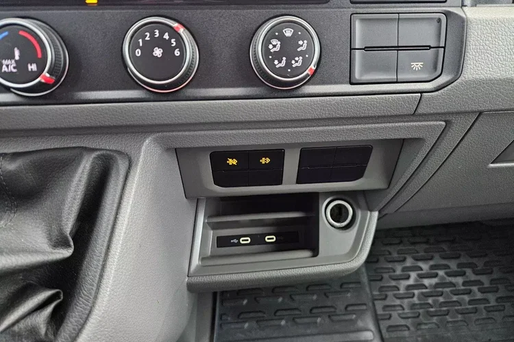 Volkswagen Crafter L3H2 119900zł NETTO Brygadówka 7 osób 2.0TDi/140KM zdjęcie 25