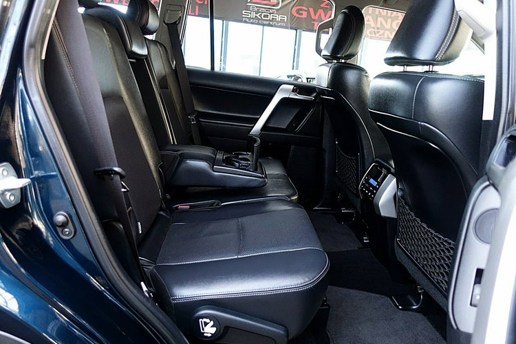 Toyota Land Cruiser INVINCIBLE 4x4 Skóra+Led+Kamera360+Navi GWARANCJA KRAJOWY Bezwypa F23% 4x2 zdjęcie 12