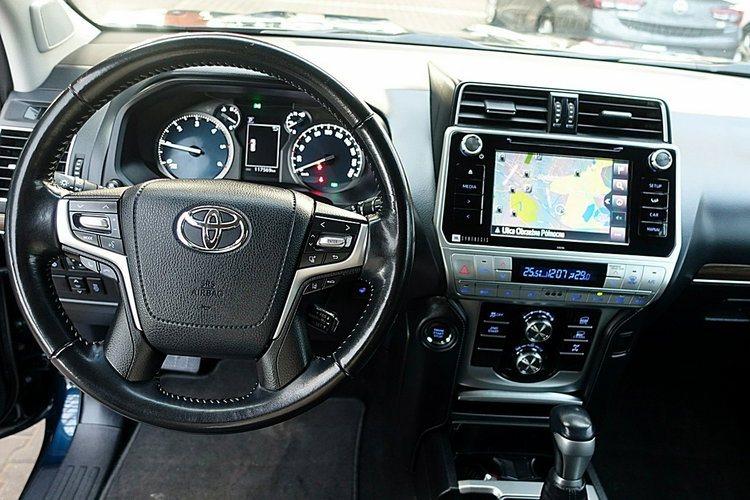 Toyota Land Cruiser INVINCIBLE 4x4 Skóra+Led+Kamera360+Navi GWARANCJA KRAJOWY Bezwypa F23% 4x2 zdjęcie 21