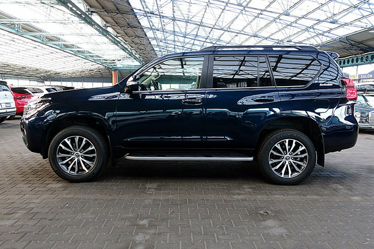 Toyota Land Cruiser INVINCIBLE 4x4 Skóra+Led+Kamera360+Navi GWARANCJA KRAJOWY Bezwypa F23% 4x2 zdjęcie 5