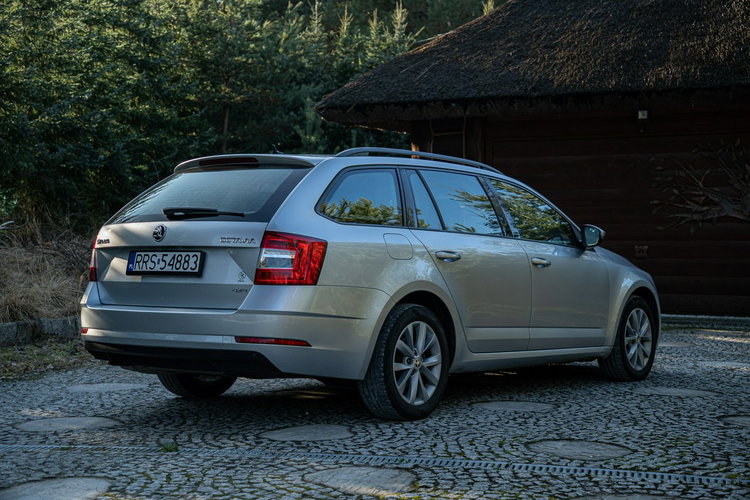 Skoda Octavia Zadbana /// 2 Komplety kluczyków /// Bogata Wersja /// Włochy zdjęcie 14
