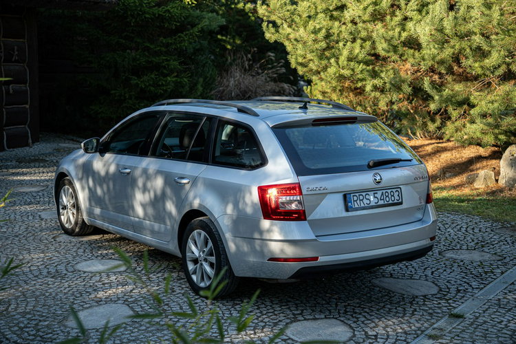 Skoda Octavia Zadbana /// 2 Komplety kluczyków /// Bogata Wersja /// Włochy zdjęcie 16