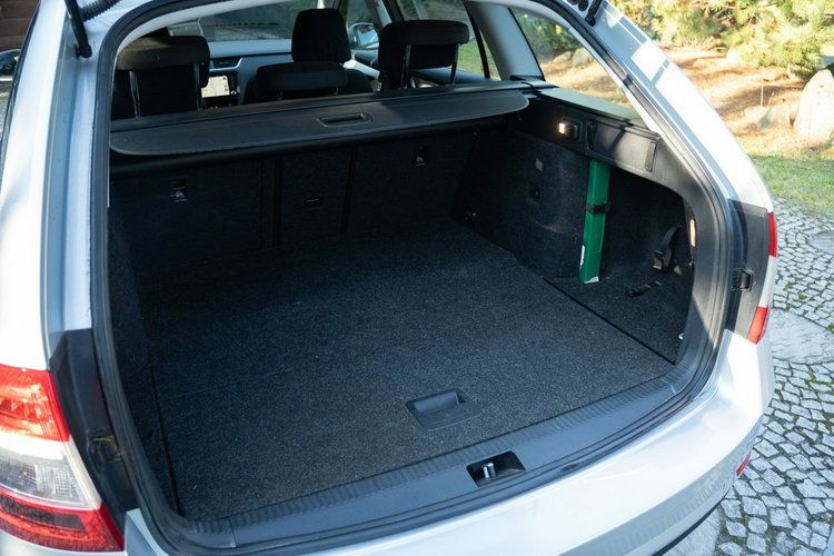 Skoda Octavia Zadbana /// 2 Komplety kluczyków /// Bogata Wersja /// Włochy zdjęcie 21