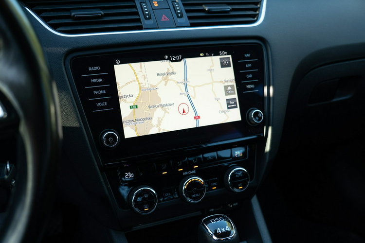 Skoda Octavia Zadbana /// 2 Komplety kluczyków /// Bogata Wersja /// Włochy zdjęcie 24