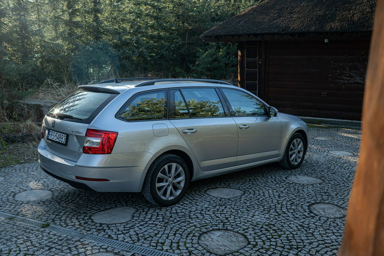 Skoda Octavia Zadbana /// 2 Komplety kluczyków /// Bogata Wersja /// Włochy zdjęcie 4