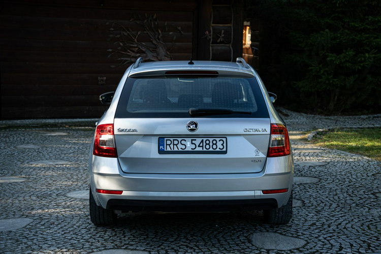 Skoda Octavia Zadbana /// 2 Komplety kluczyków /// Bogata Wersja /// Włochy zdjęcie 6