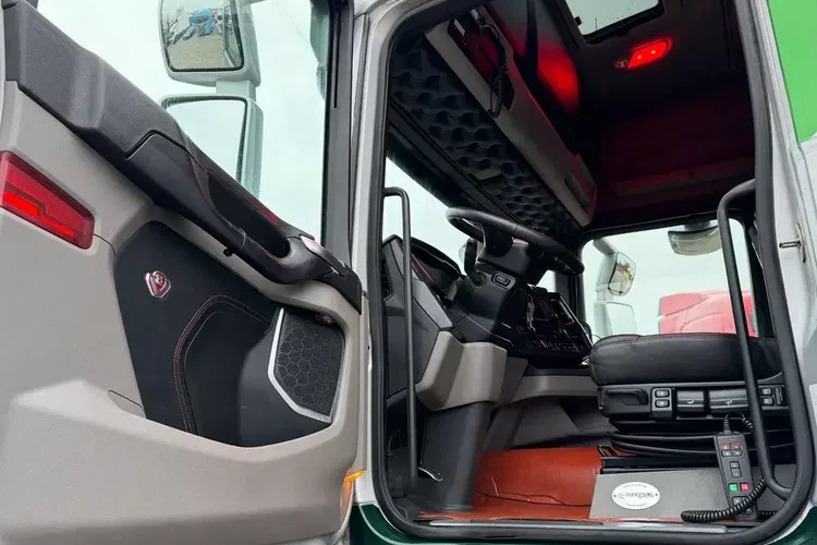 Scania R650 bez EGR pełna opcja palfinger epsilon Z 2x wysów 2018/19 6x4 zdjęcie 23