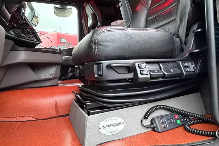 Scania R650 bez EGR pełna opcja palfinger epsilon Z 2x wysów 2018/19 6x4 zdjęcie 24