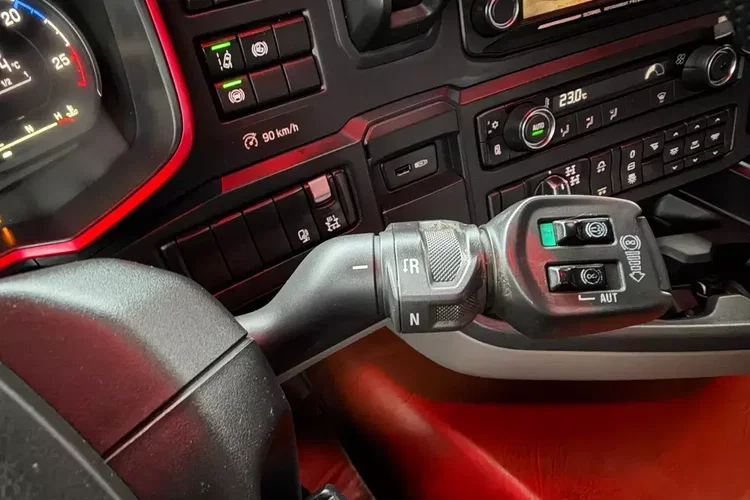 Scania R650 bez EGR pełna opcja palfinger epsilon Z 2x wysów 2018/19 6x4 zdjęcie 36