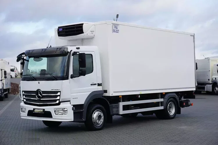Mercedes ATEGO / 1223 / ACC / EURO 6 / CHŁODNIA + WINDA / MULTITEMPERATURA zdjęcie 2