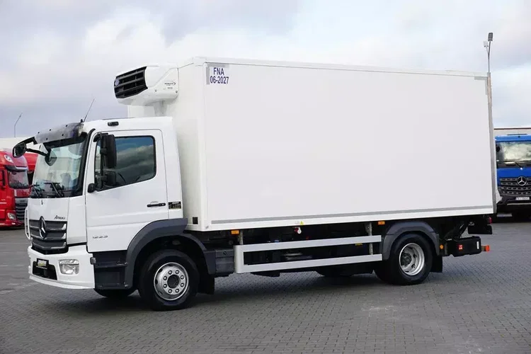 Mercedes ATEGO / 1223 / ACC / EURO 6 / CHŁODNIA + WINDA / MULTITEMPERATURA zdjęcie 4