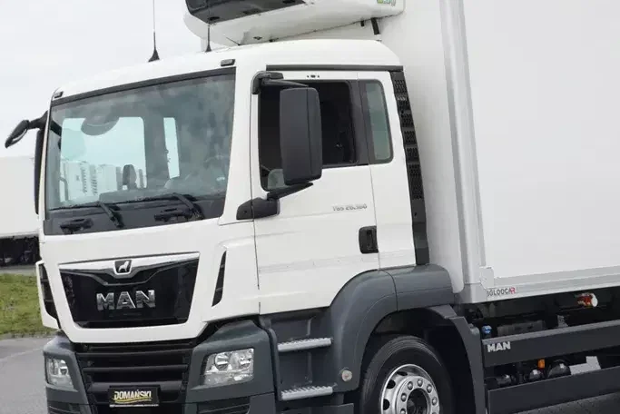 MAN TGS / 26.360 / EURO 6 / CHŁODNIA + WINDA / 23 PALETY zdjęcie 20
