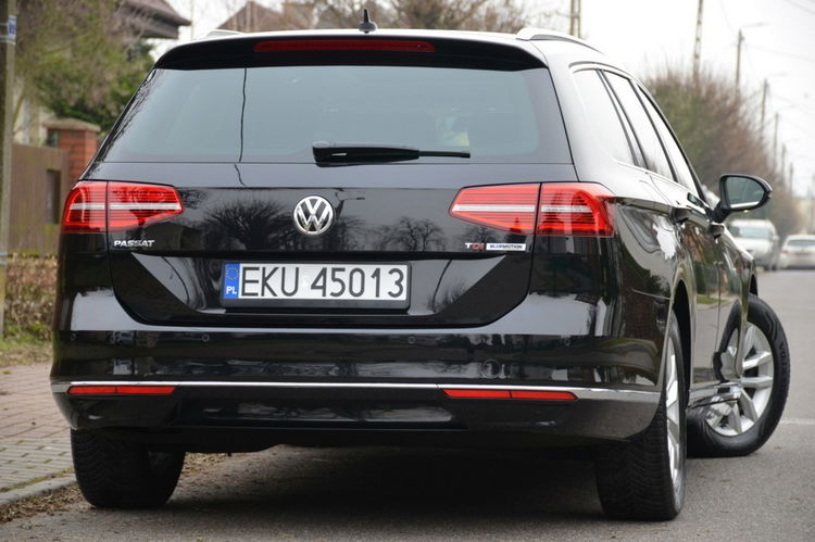 Volkswagen Passat 1.6TDI 120KM Serwis Panorama ACC Full LED Skóra+alcant. Navi Kamera zdjęcie 12