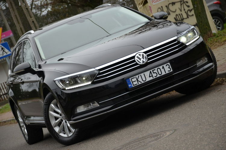 Volkswagen Passat 1.6TDI 120KM Serwis Panorama ACC Full LED Skóra+alcant. Navi Kamera zdjęcie 20