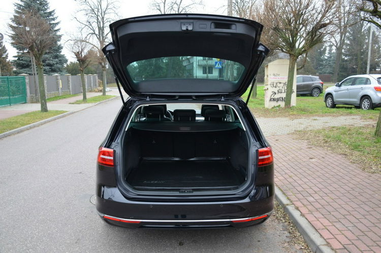 Volkswagen Passat 1.6TDI 120KM Serwis Panorama ACC Full LED Skóra+alcant. Navi Kamera zdjęcie 6