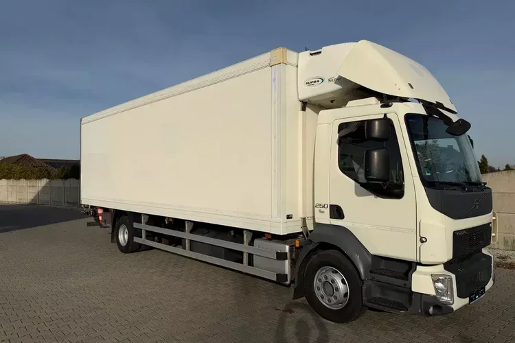 Volvo FL 16.250/ 19 PALET/ Ładownośc 6 ton/ na poduszkach zdjęcie 3