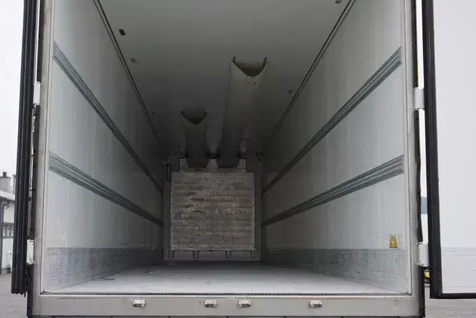 Schmitz / CHŁODNIA / CARRIER VECTOR 1550 / OŚ PODNOSZONA zdjęcie 10